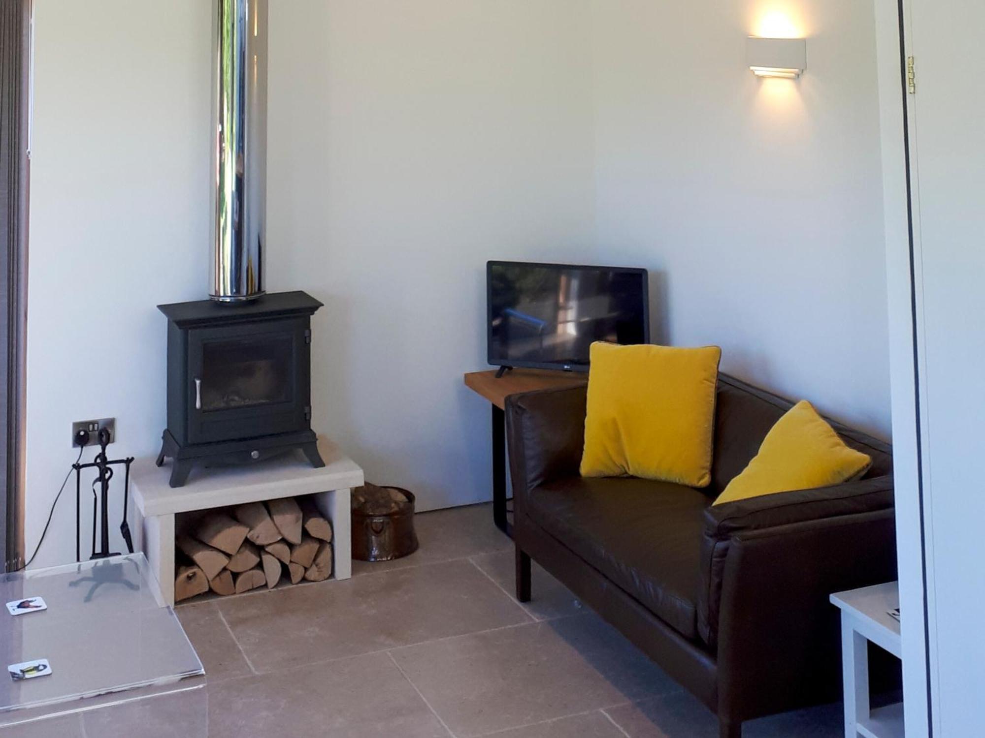 Wrens Nest Villa Chippenham  Buitenkant foto