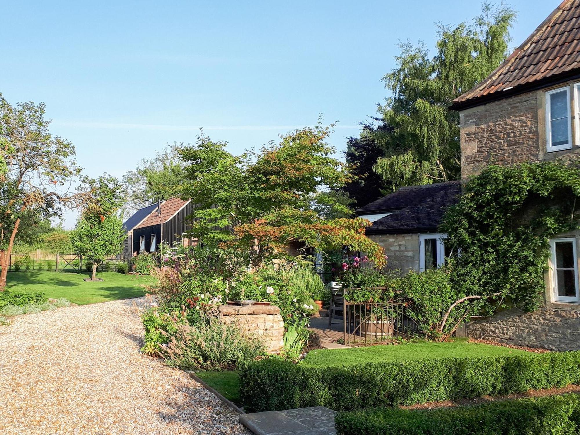 Wrens Nest Villa Chippenham  Buitenkant foto