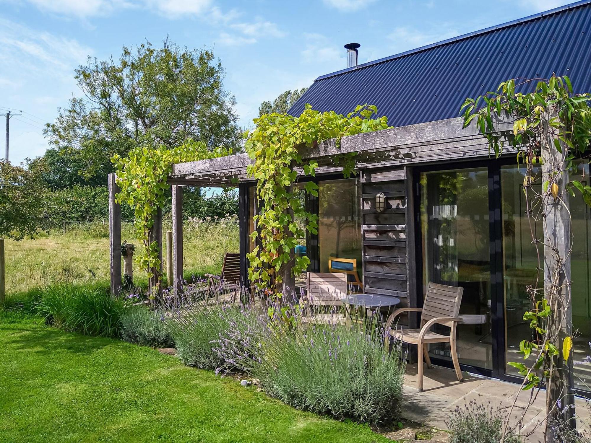 Wrens Nest Villa Chippenham  Buitenkant foto